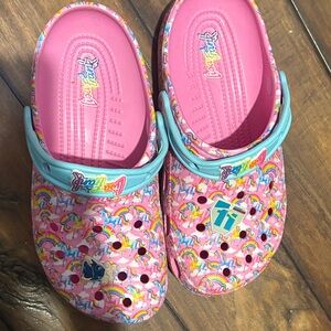 CROCS Kids Pink Rainbow Unicorn Slippers